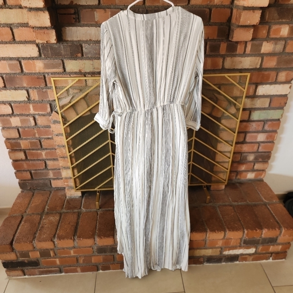 DOWNEAST Spinstriped Longsleeve Maxi Wrap Dress. Size Large - Picture 9 of 12